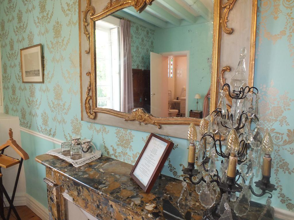 Château de Nazé Vivy Quarto foto
